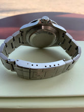Load image into Gallery viewer, 2004 ROLEX “KERMIT F-Series” SUBMARINERS1 DATE