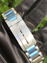 Load image into Gallery viewer, 2021 Tudor Special Edition ( State of Qatar )