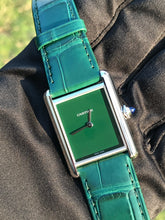 Load image into Gallery viewer, 2021 Cartier Tank Must Green